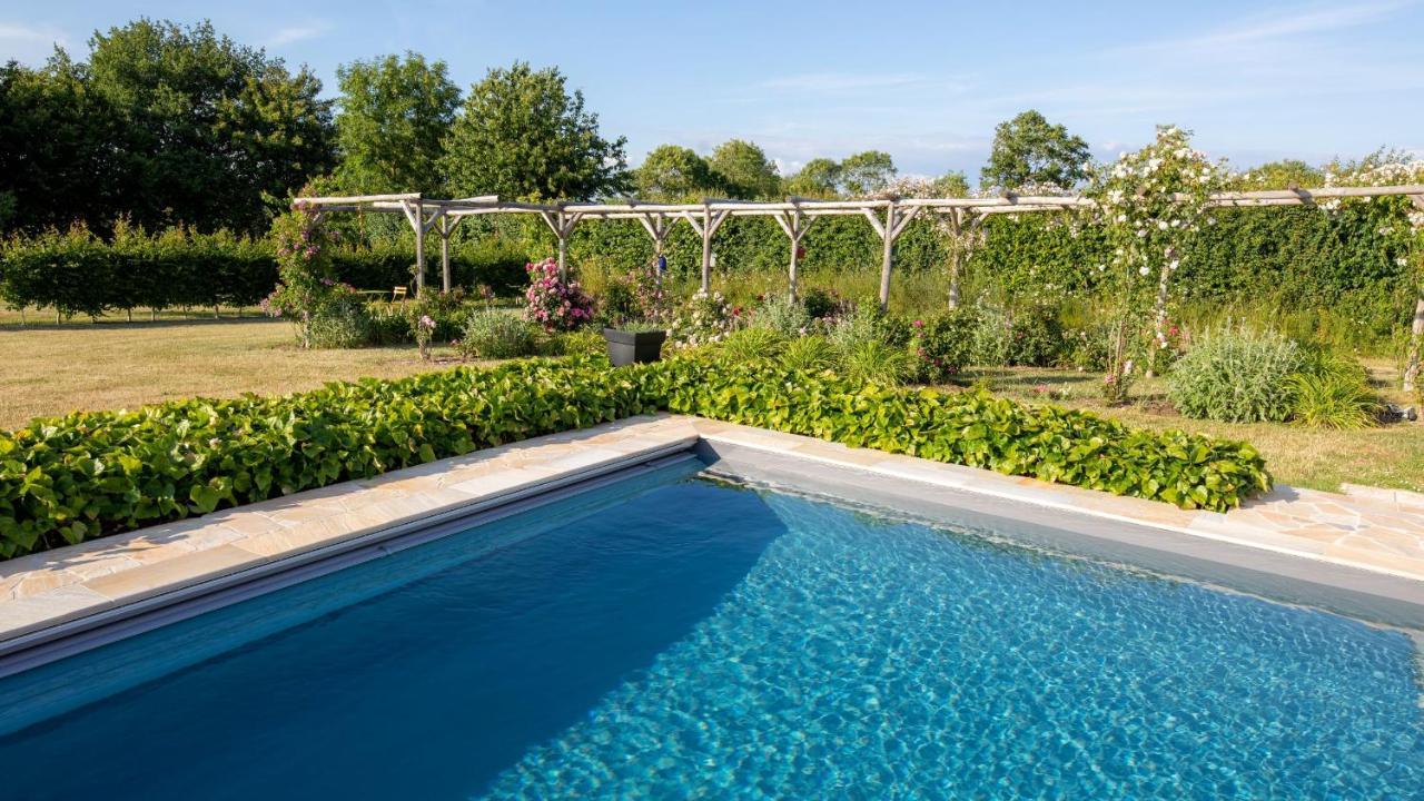 Au Manoir Des Loges Bed and Breakfast Quettreville-sur-Sienne Eksteriør billede