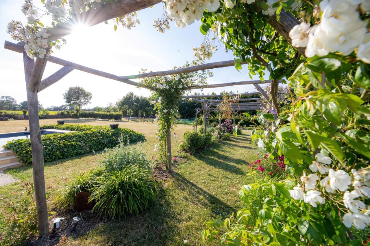 Au Manoir Des Loges Bed and Breakfast Quettreville-sur-Sienne Eksteriør billede